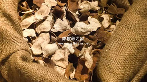 用什么东西储存陈皮最好  2