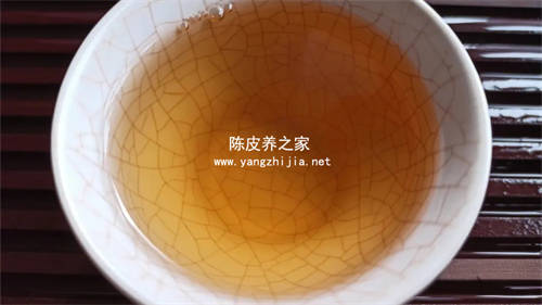 陈皮和白茶泡水喝的功效与作用  3
