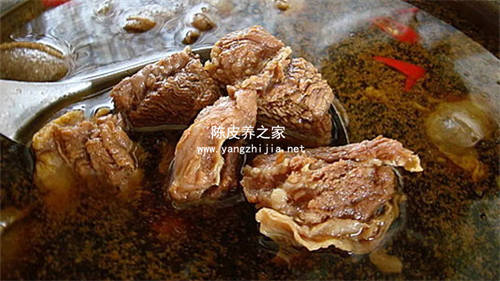 炖牛肉没有陈皮可以用新鲜的橙皮吗  3