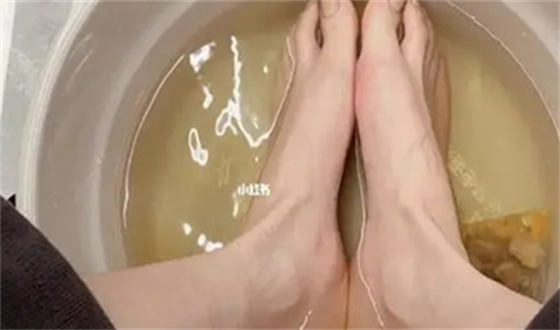 桔子皮泡水洗脚有什么作用  1